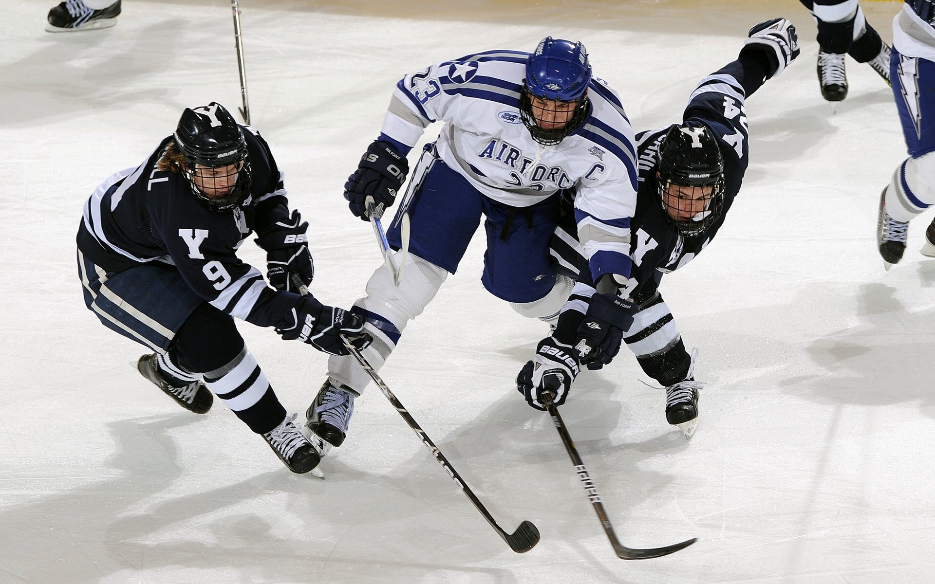 世乒赛四强战爆出冷门！利雅得新月横扫休斯顿火箭，争冠形势突变
